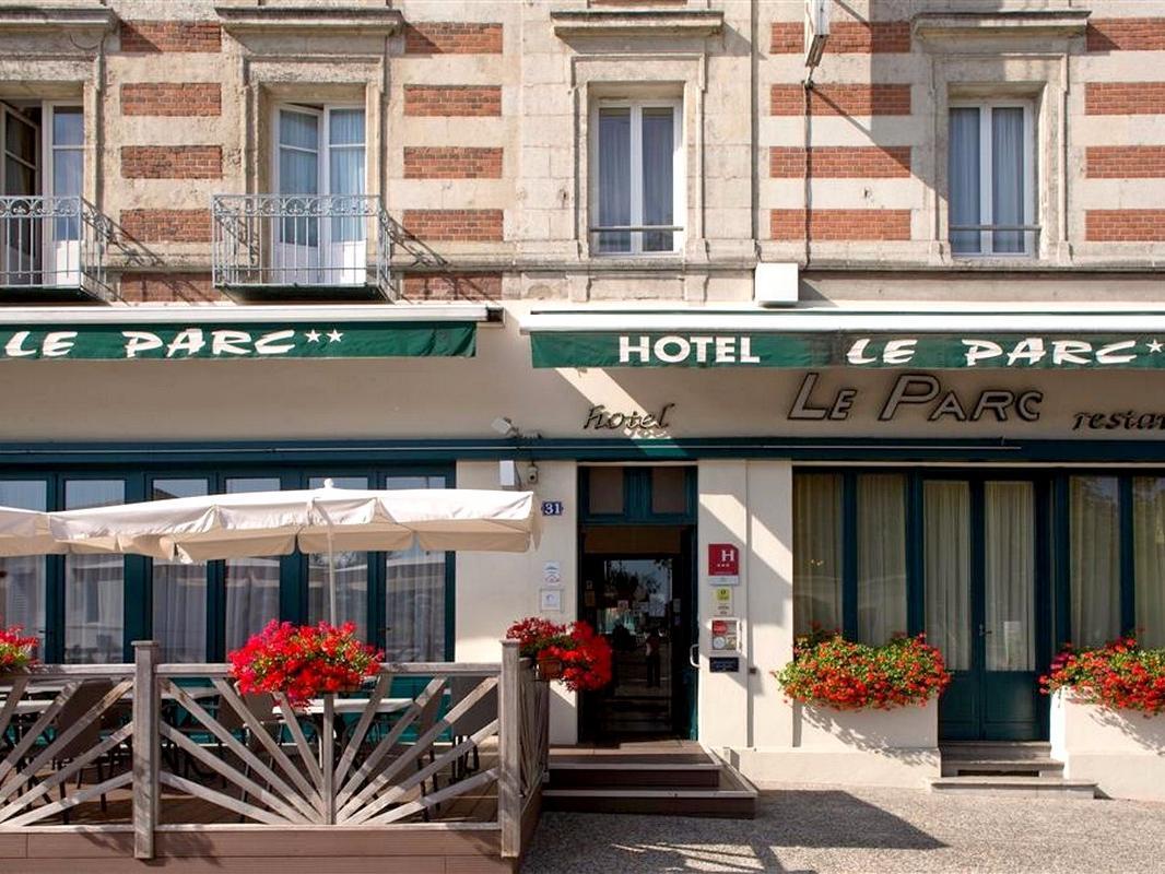 Hotel Restaurant Le Parc Μουλέν Εξωτερικό φωτογραφία